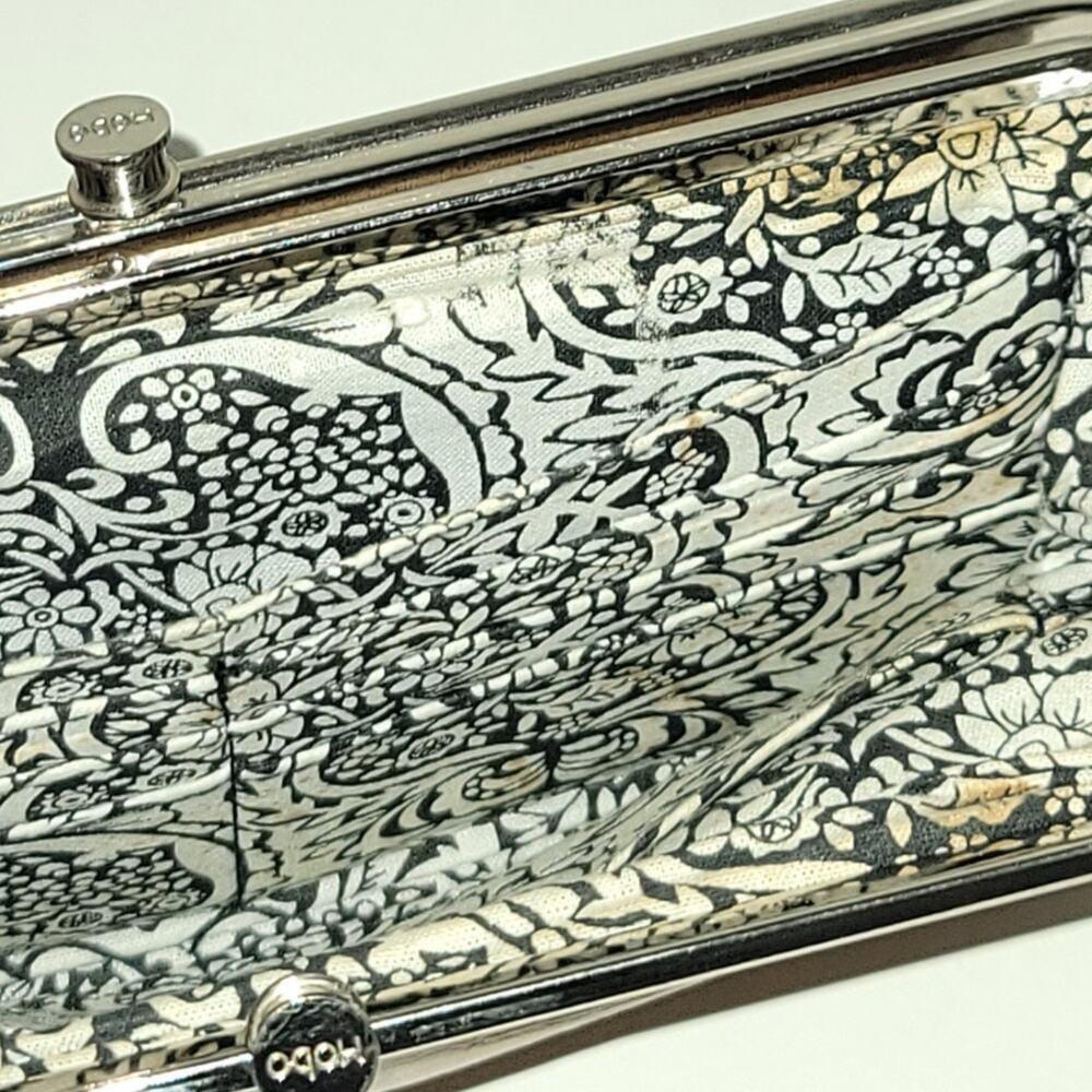 HOBO Lauren Clutch-Wallet - Picture 7 of 9